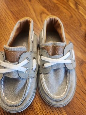 Kids Canvas Boat Sneakers with Contrast Trim in Light Gray